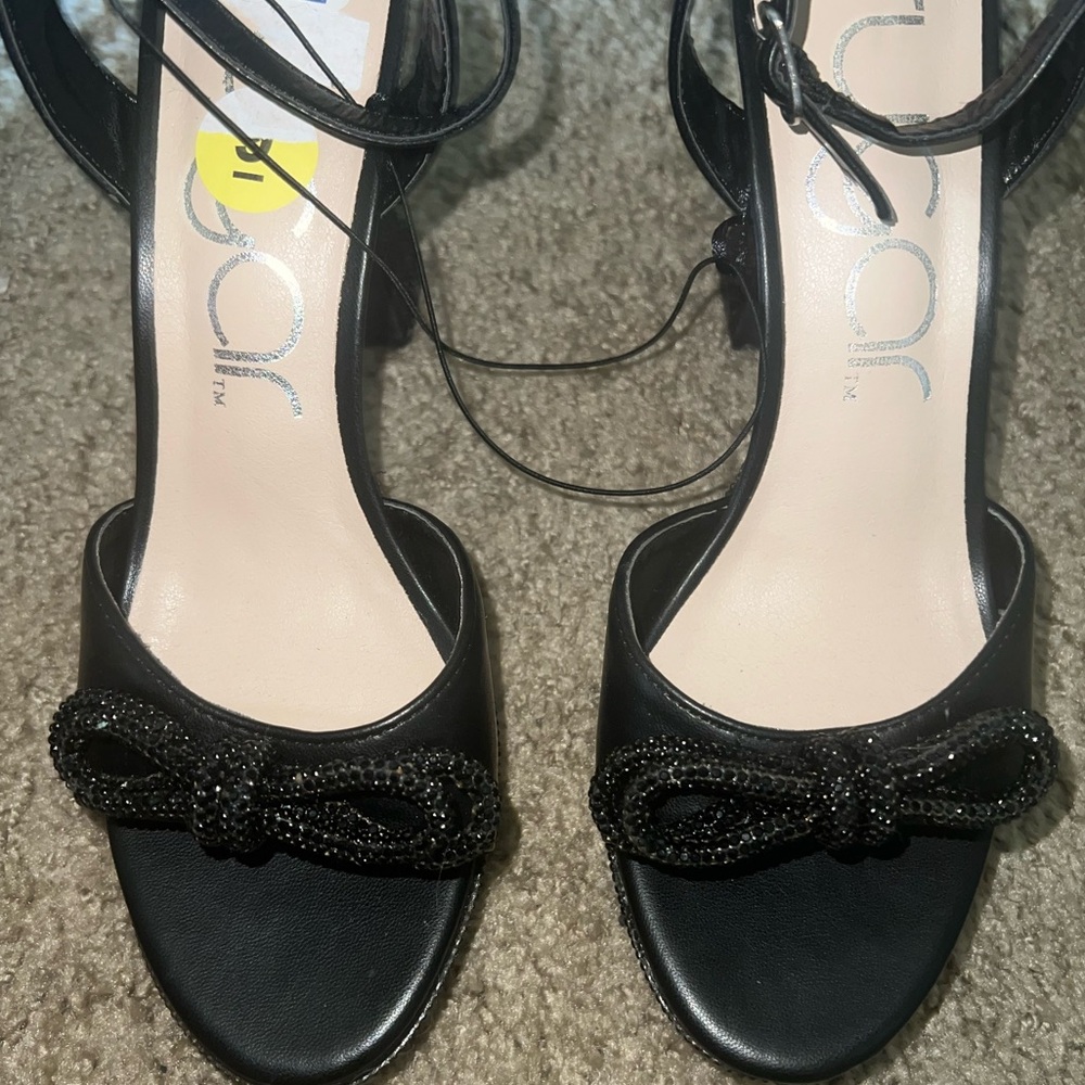 BRAND NEW HEELS 👠